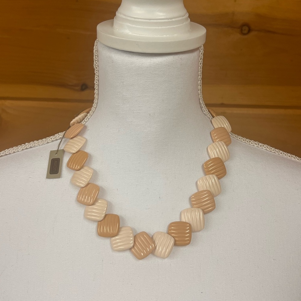 Avon NWT Vintage Geometric Bead Necklace